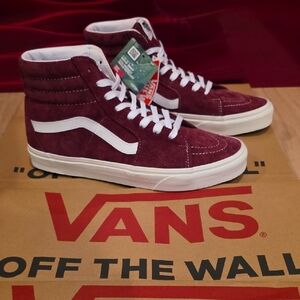 Vans Sk8-Hi Pig Suede Pomegranate Snow White – Men’s 10